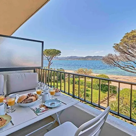 By The - Beautiful 2 Bedrooms - - Sea View - Garage 아파트 *