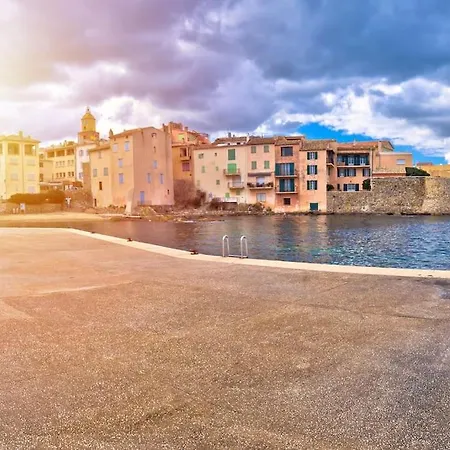 By The - Beautiful 2 Bedrooms - - Sea View - Garage *