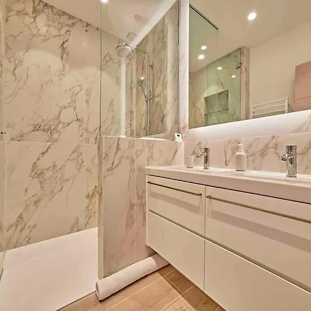 By The - Beautiful 2 Bedrooms - - Sea View - Garage