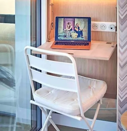 Апартаменти By The - Beautiful 2 Bedrooms - - Sea View - Garage