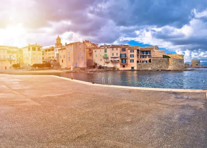 By The - Beautiful 2 Bedrooms - - Sea View - Garage *