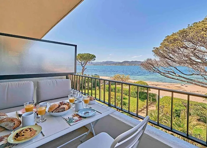 By The - Beautiful 2 Bedrooms - - Sea View - Garage Appartement *