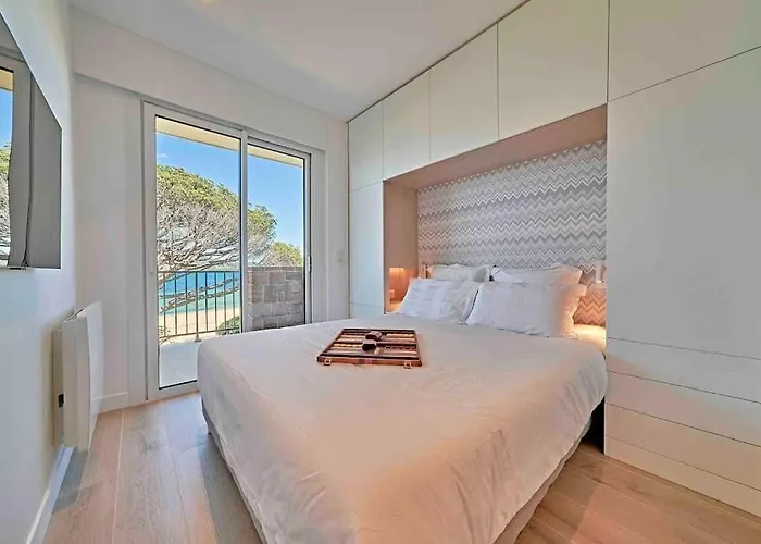 By The - Beautiful 2 Bedrooms - - Sea View - Garage * Saint-Tropez